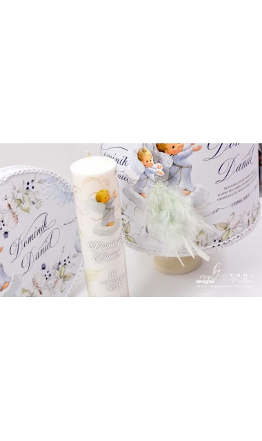 Lumanare botez scurta stalp personalizata cu ingeri si folio argintiu 4